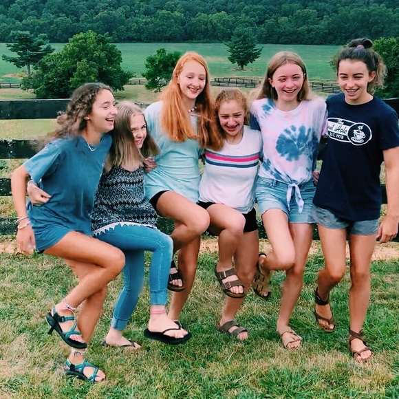 Meet your Posher, Kendall - Picture 1 of 1